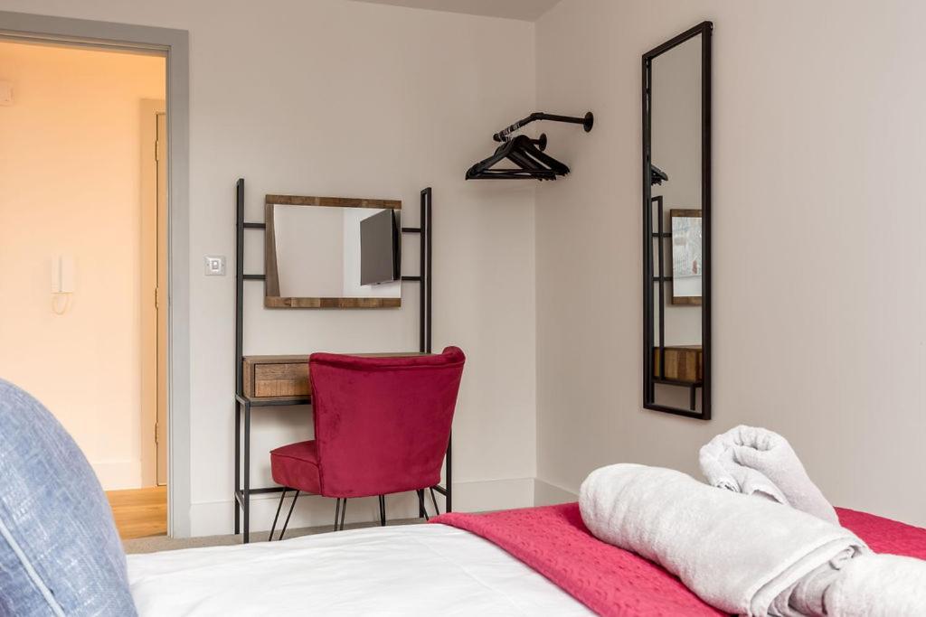 Stylish Town Centre Apartment, W Parking, Nr Beach Борнмут Экстерьер фото
